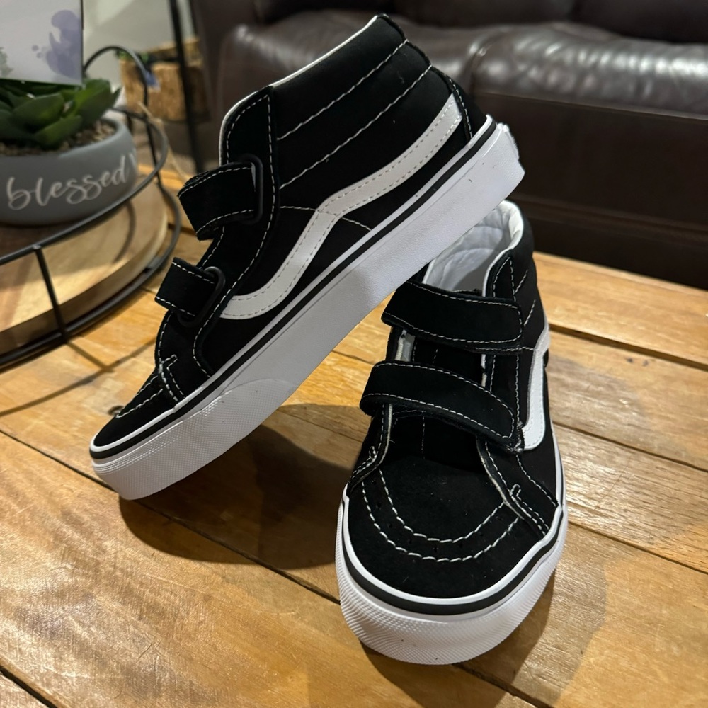 New Vans, 3Y, black and white
